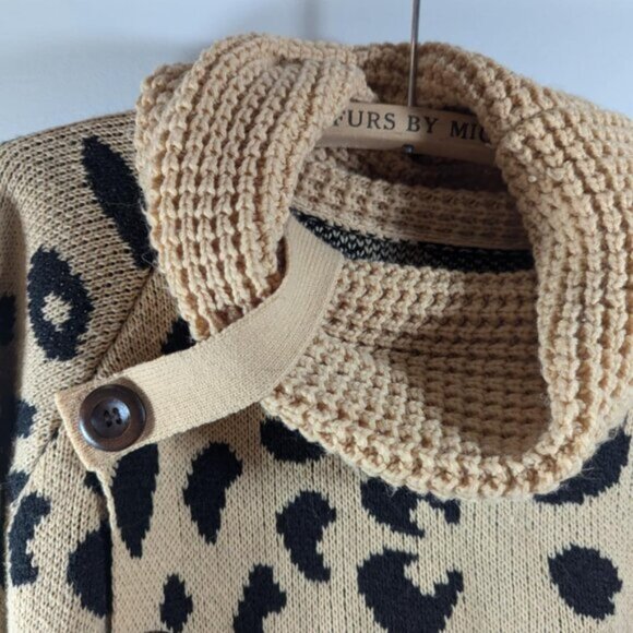 Cowl Neck Leopard Print button down heavy sweater Cheetah print size small - Picture 7 of 9